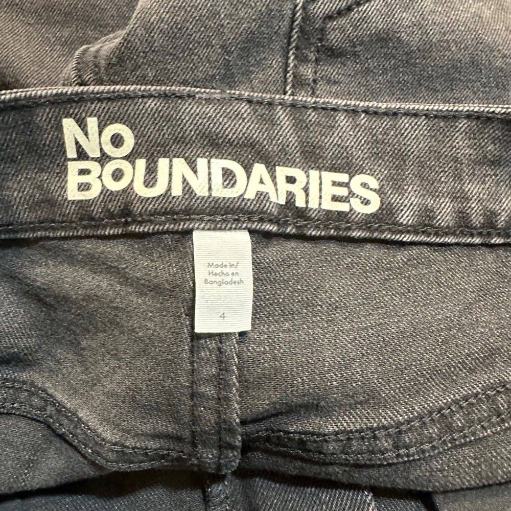 No‎ Boundaries Women Black Star Patchwork Wide Leg Mid-Rise Jeans Size 4 NEW - Picture 8 of 13